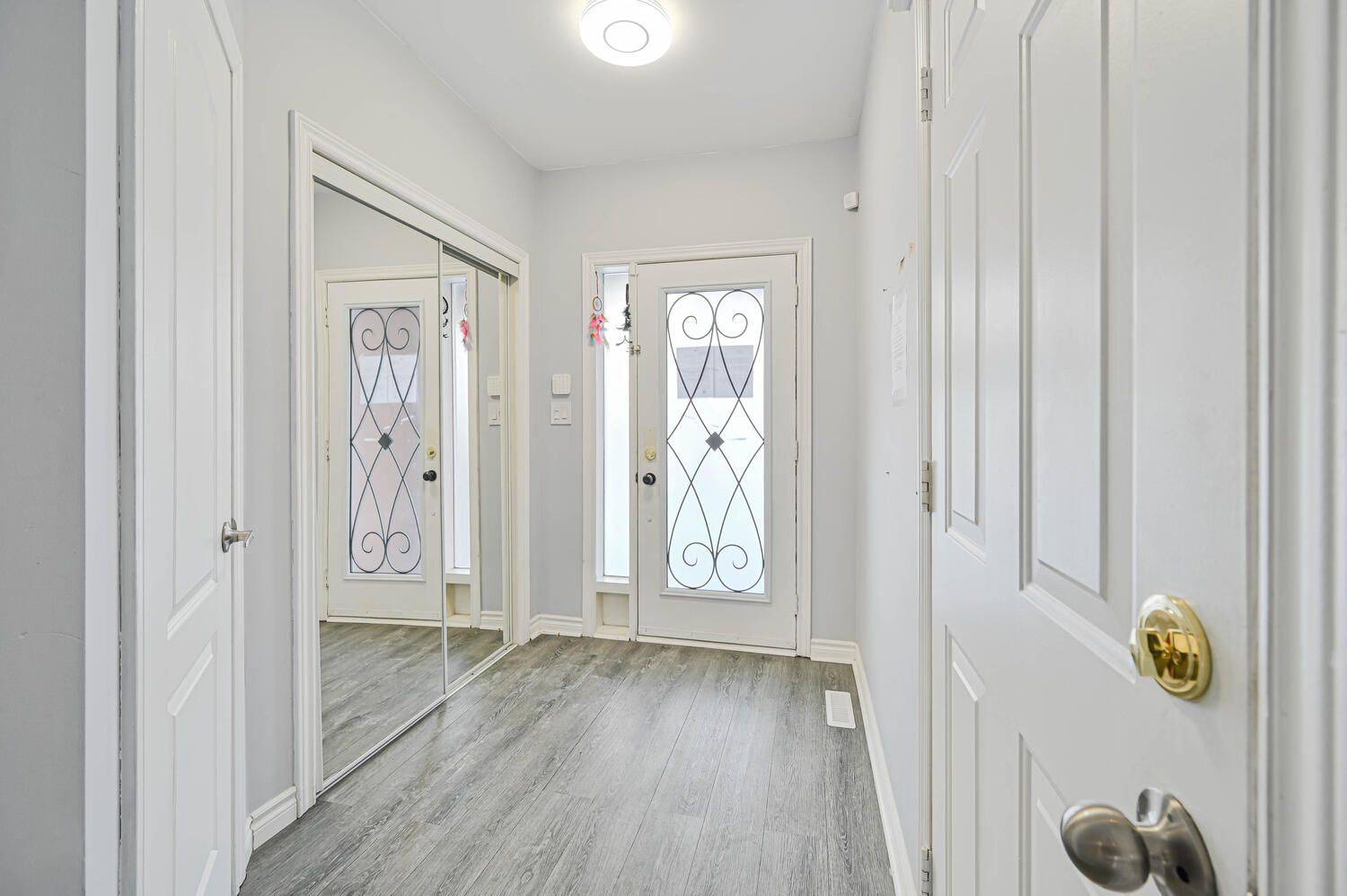 Brampton, ON L7A 1Y8,46 Woodhaven DR