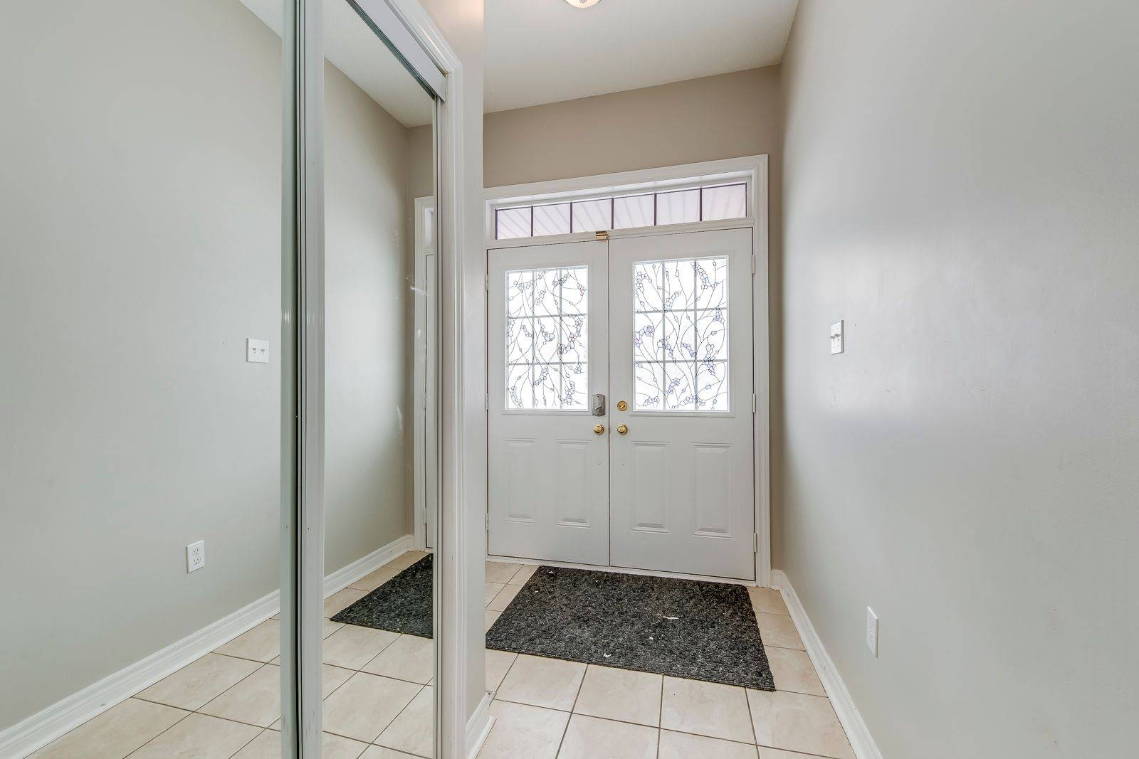 Mississauga, ON L5R 0C3,518 Coach DR #Main/2nd