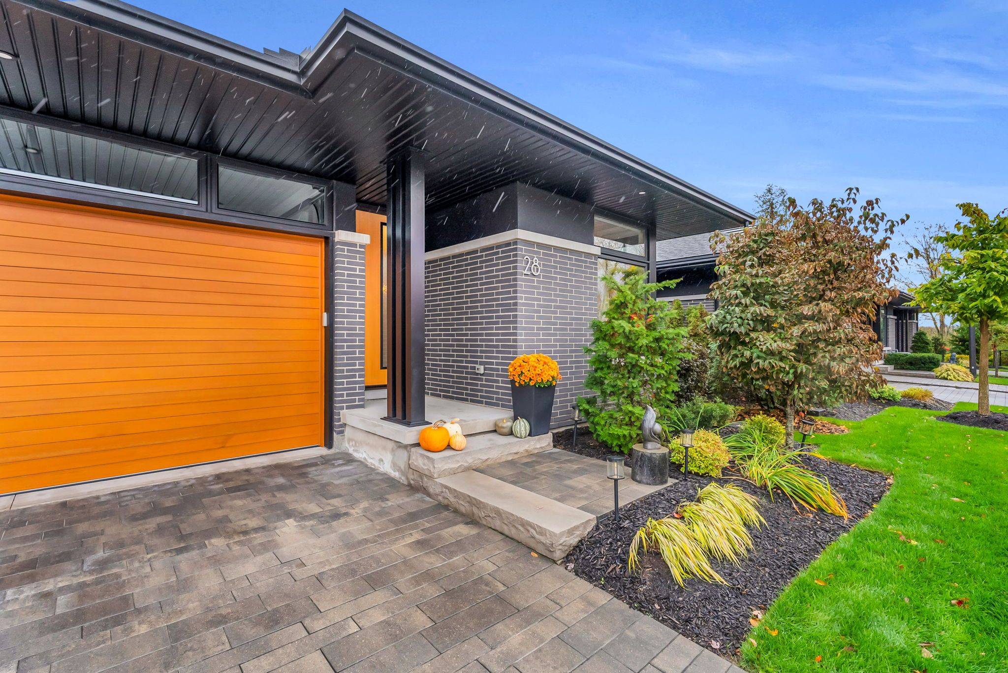 Welland, ON L3C 0H5,28 Juniper TRL #8