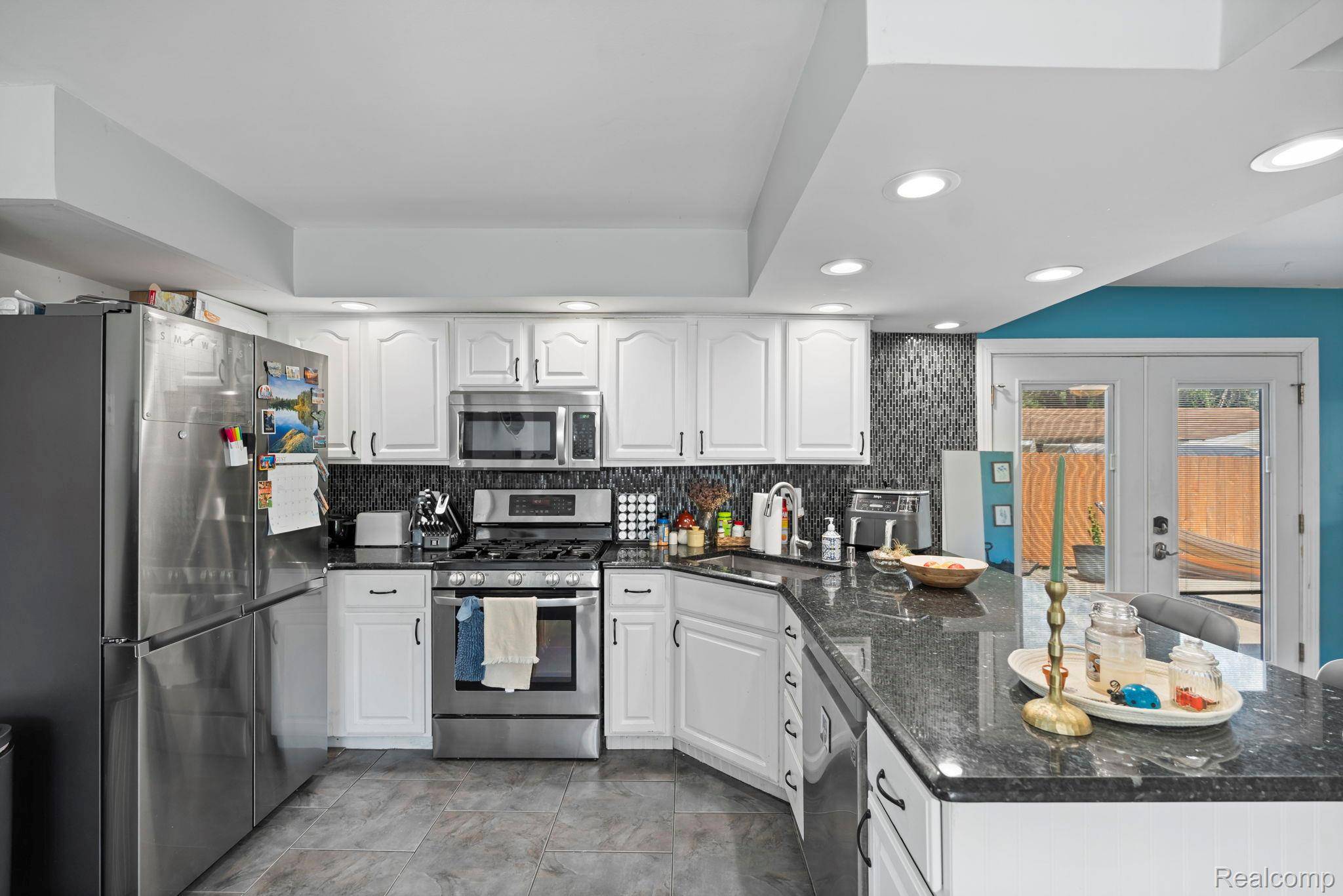 St. Clair Shores, MI 48082,22527 Avon ST