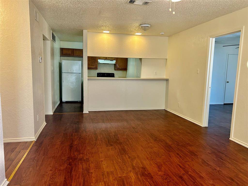 Arlington, TX 76012,409 Crest Line Drive