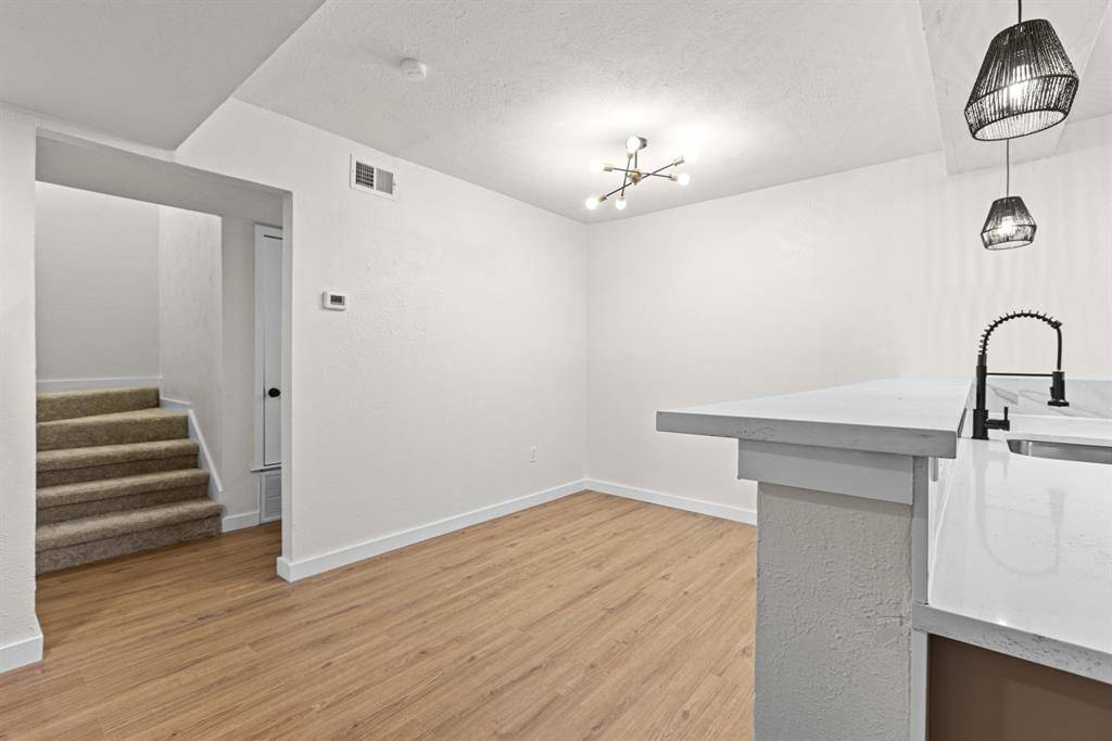 Dallas, TX 75231,7510 Holly Hill Drive #152