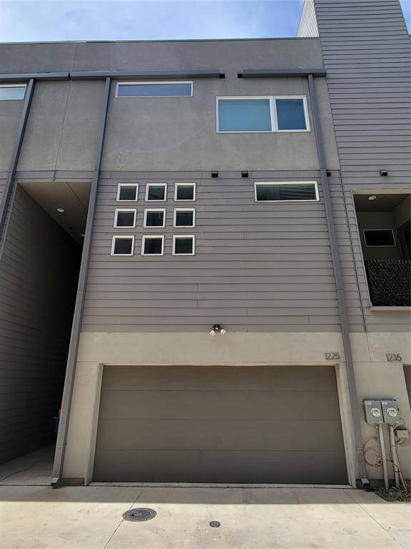 Dallas, TX 75215,1225 Hyde Court