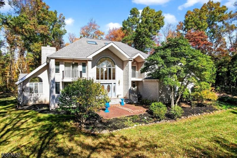 Lawrence Twp., NJ 08540,16 Benedek