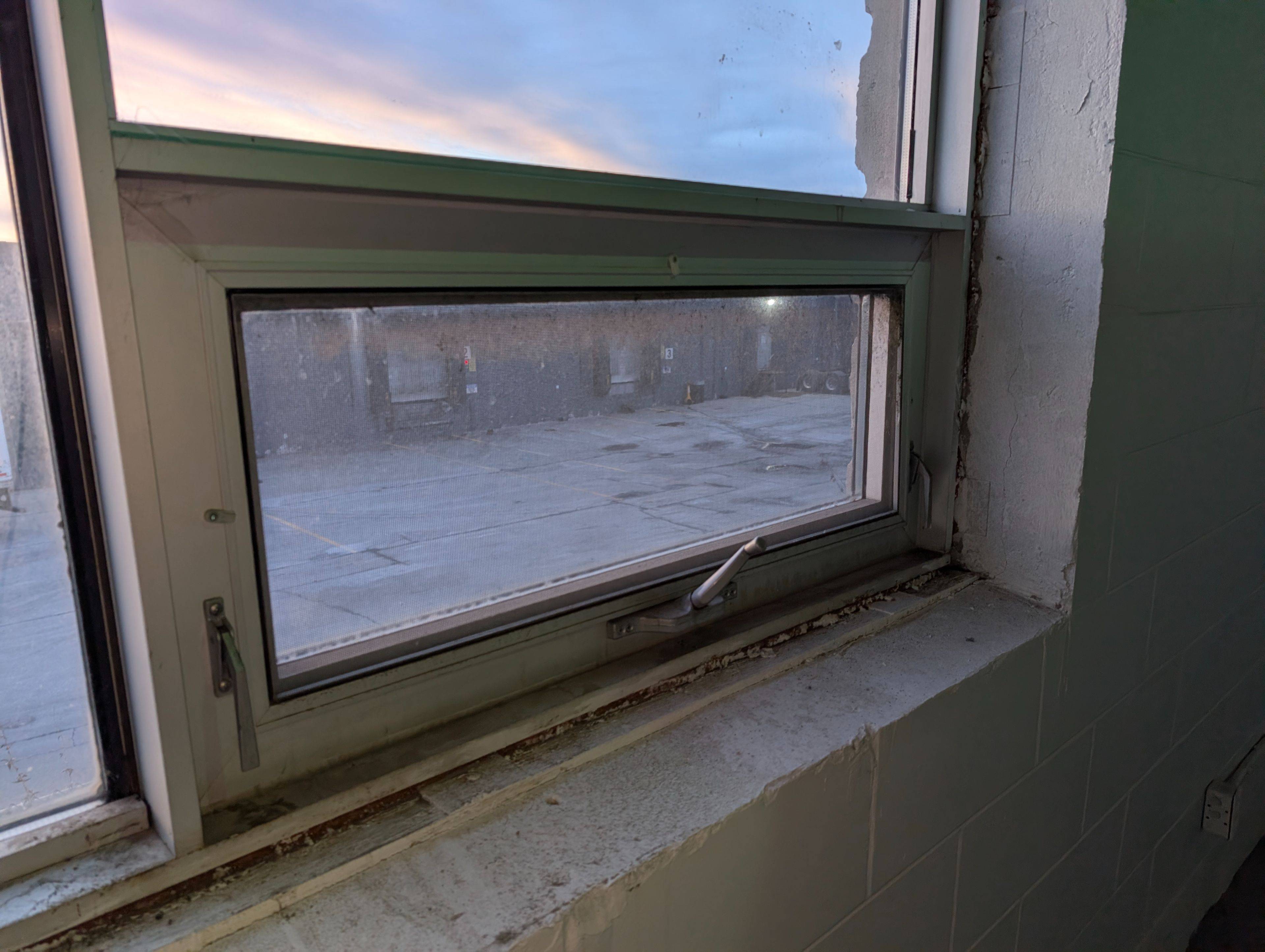 Toronto C13, ON M4A 1B3,100 Sunrise AVE #135