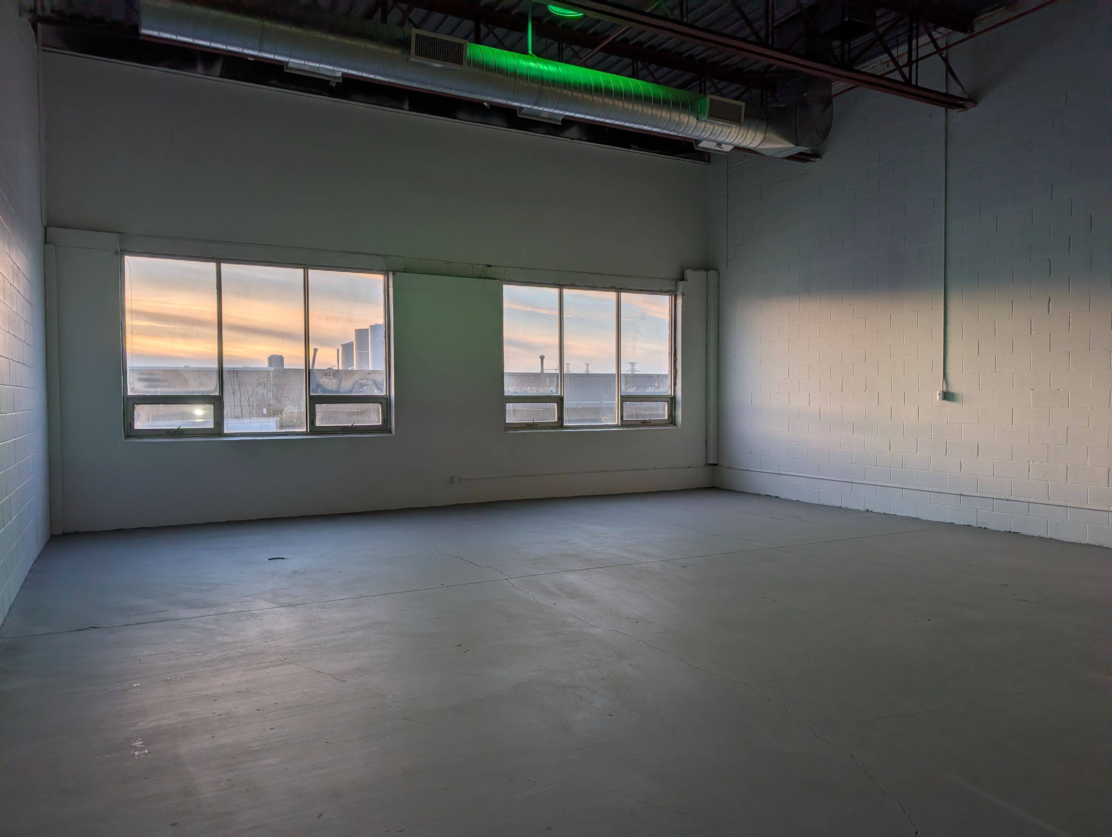 Toronto C13, ON M4A 1B3,100 Sunrise AVE #135