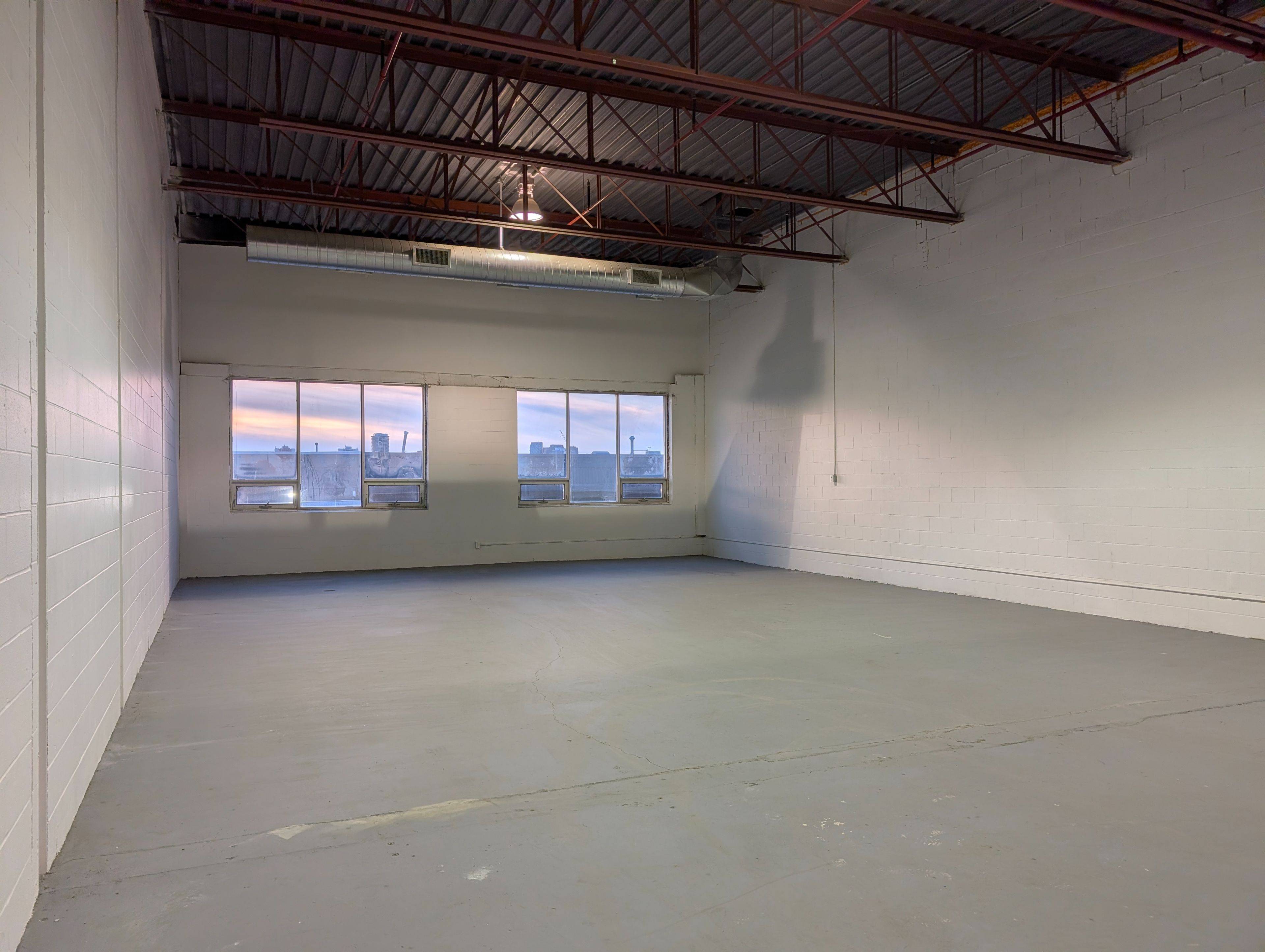 Toronto C13, ON M4A 1B3,100 Sunrise AVE #135