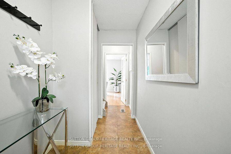 Oshawa, ON L1K 1L9,601 Galahad DR #29