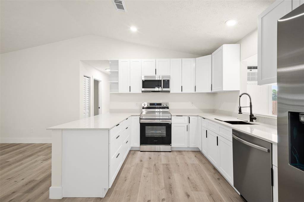 Port St Lucie, FL 34984,461 SW Meadow Ter