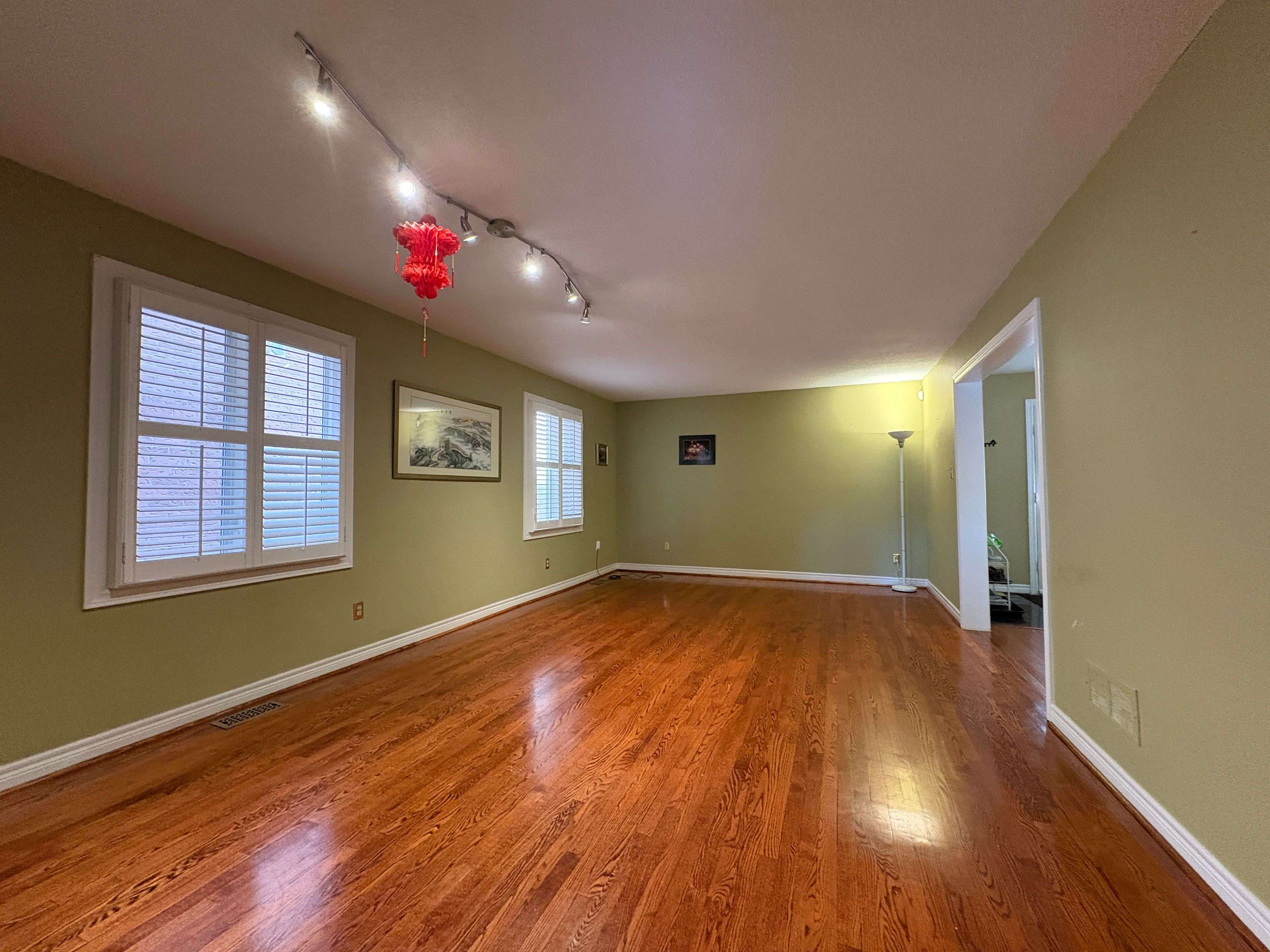 Vaughan, ON L4J 6M2,120 Brookmill DR