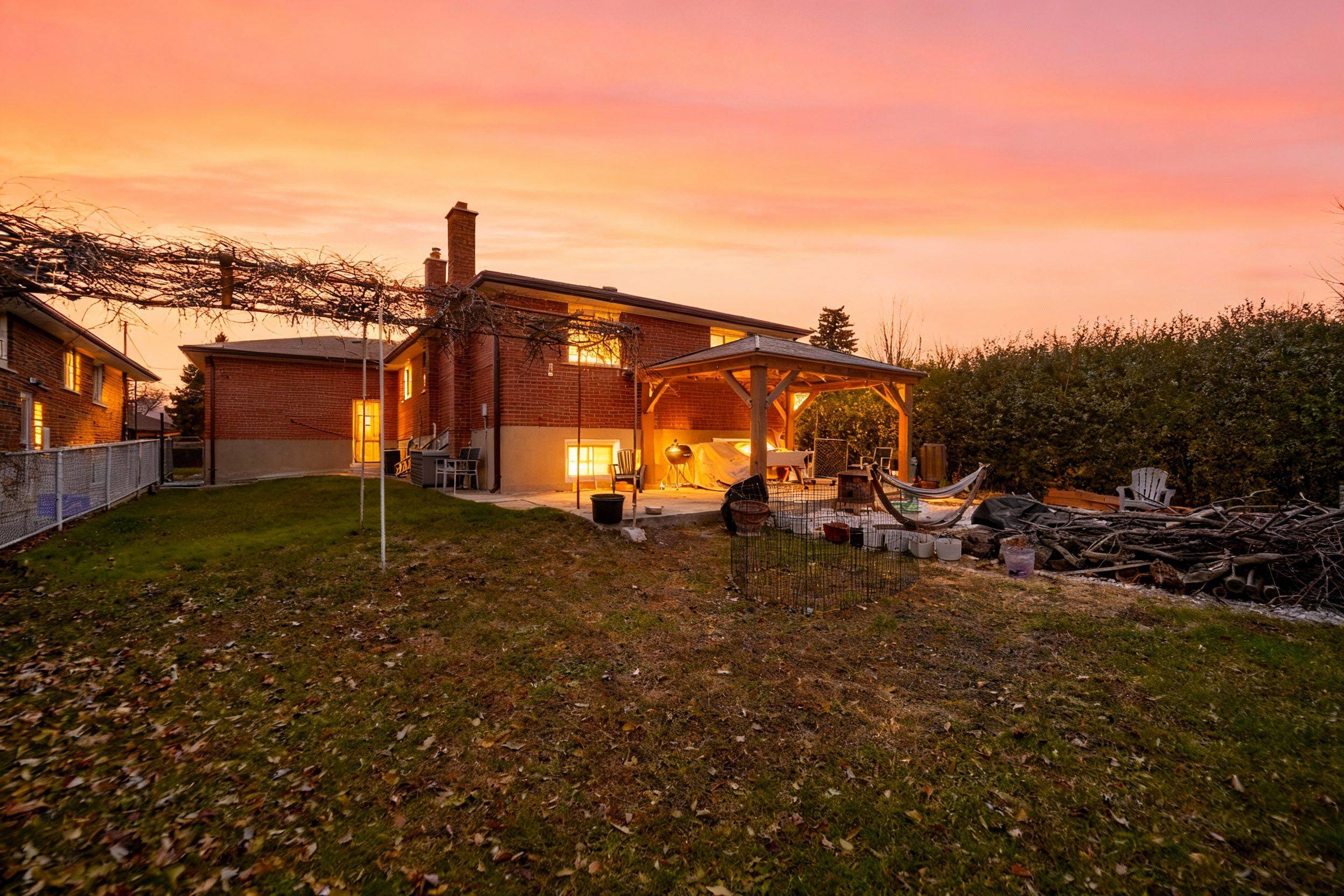 Toronto W05, ON M3N 1C3,95 Stanley RD #Upper