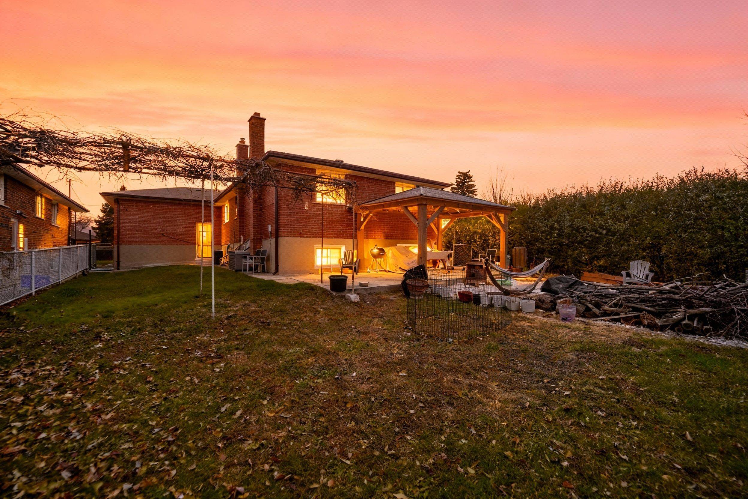 Toronto W05, ON M3N 1C3,95 Stanley RD #Upper