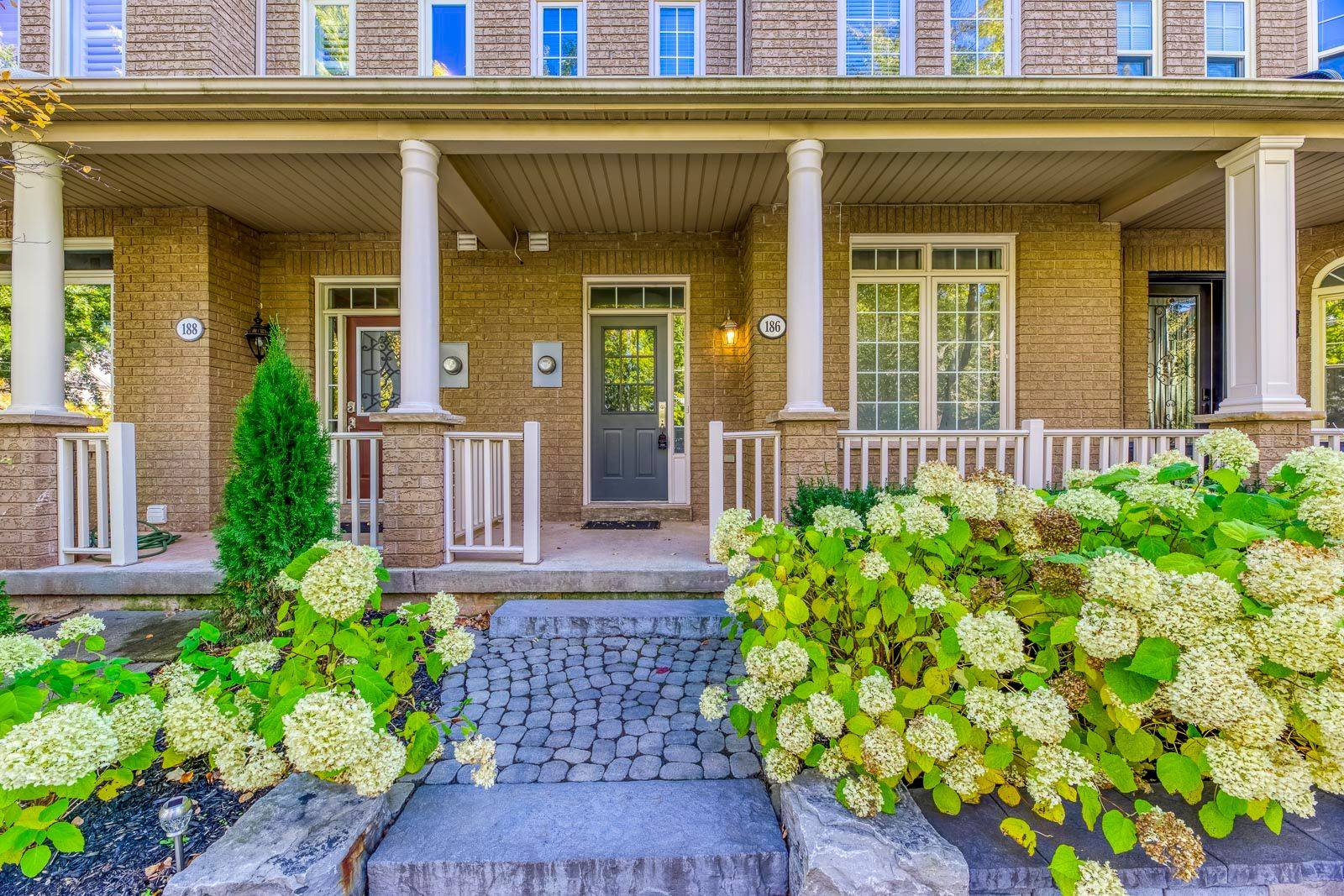 Oakville, ON L6H 6N1,186 GATWICK DR