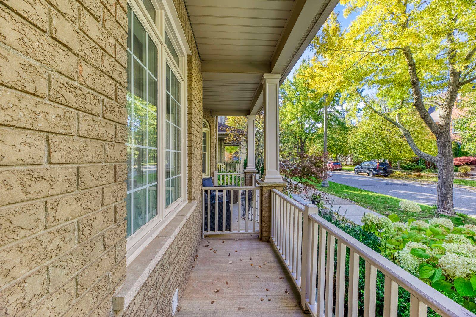 Oakville, ON L6H 6N1,186 GATWICK DR