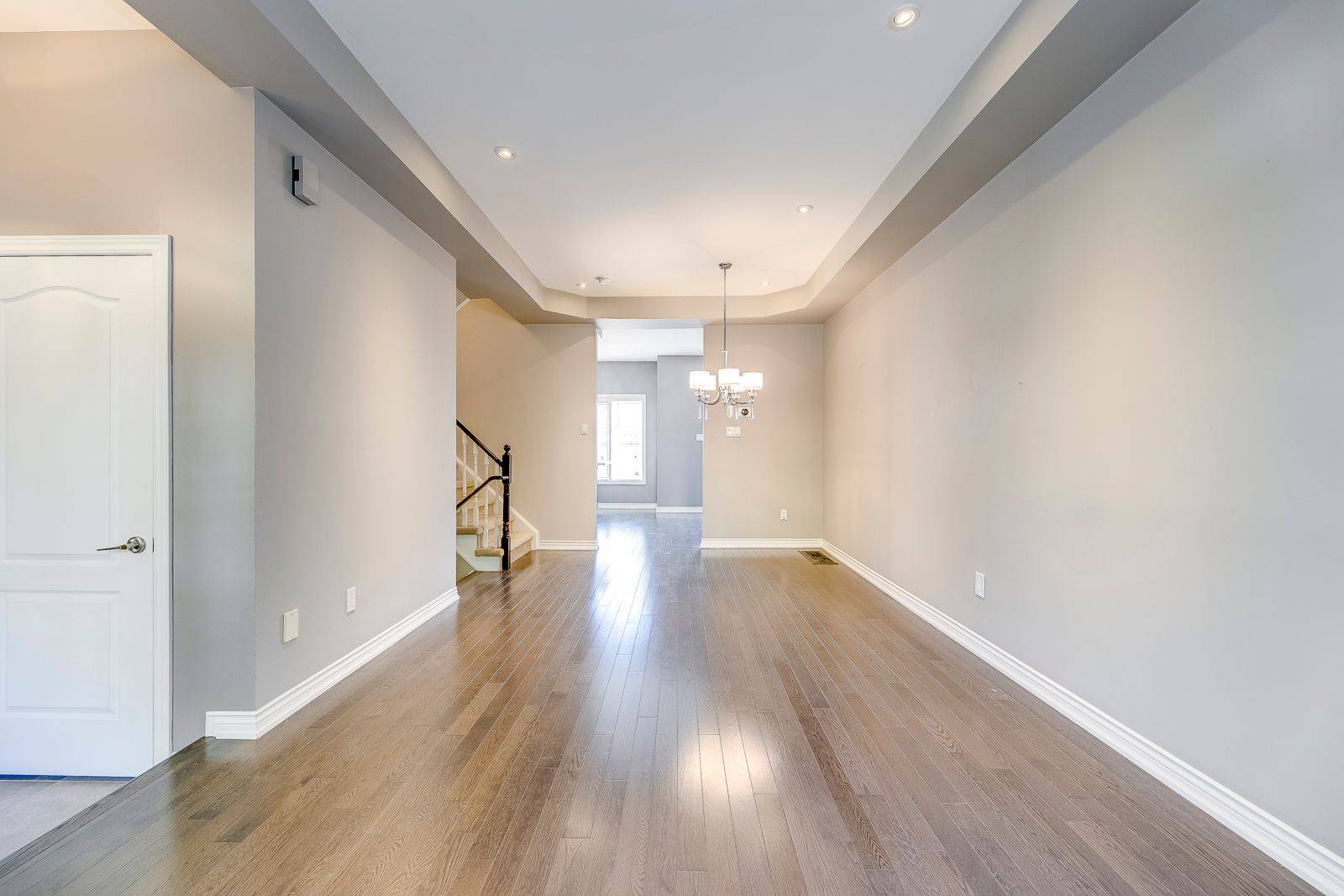 Oakville, ON L6H 6N1,186 GATWICK DR