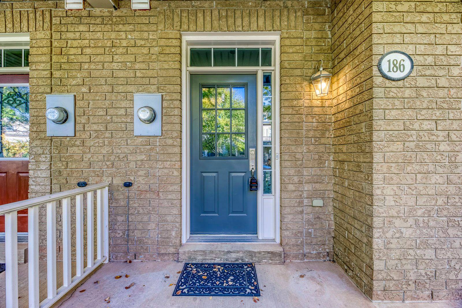 Oakville, ON L6H 6N1,186 GATWICK DR