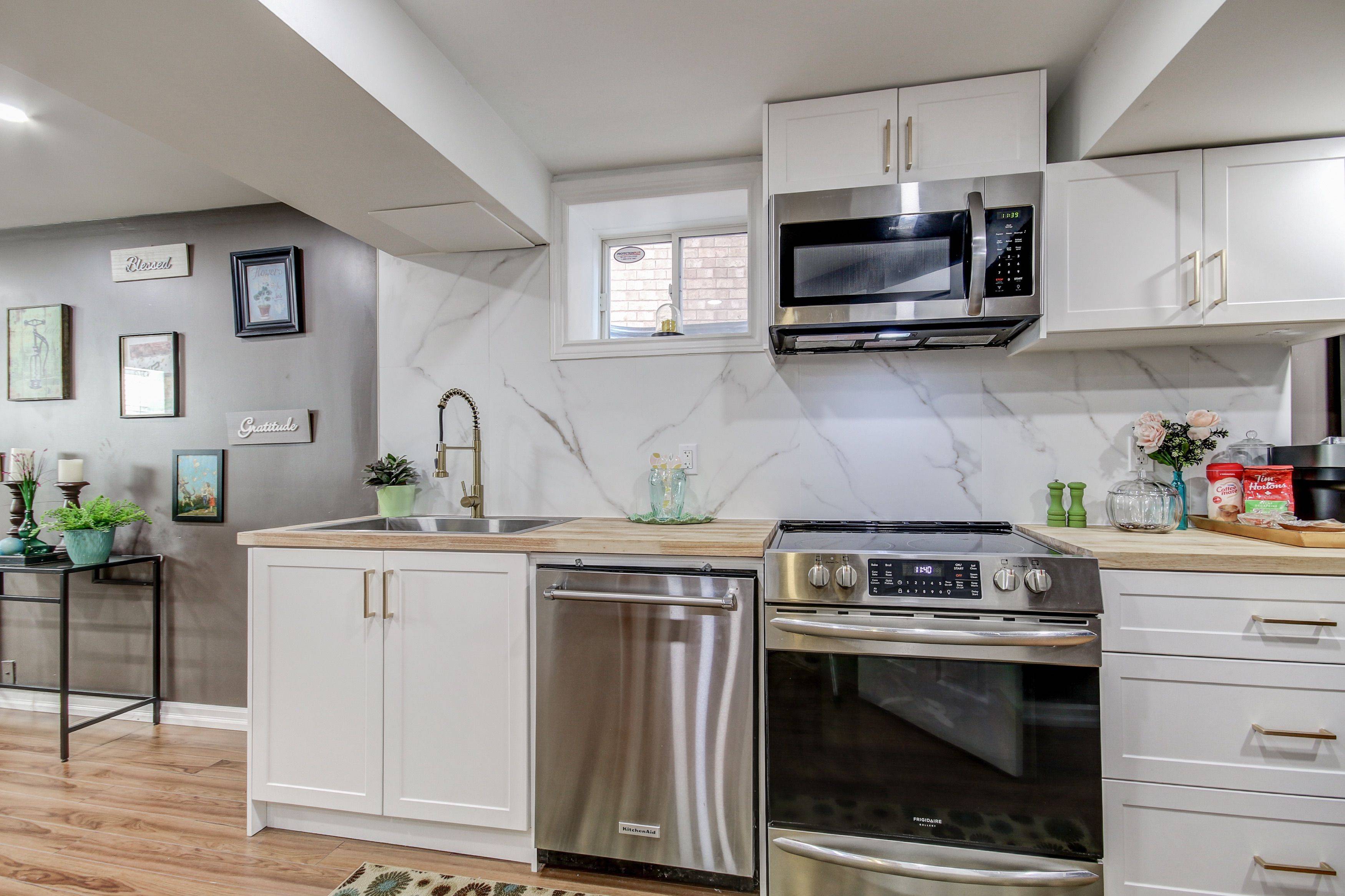 Milton, ON L9T 7R5,714 Yates DR