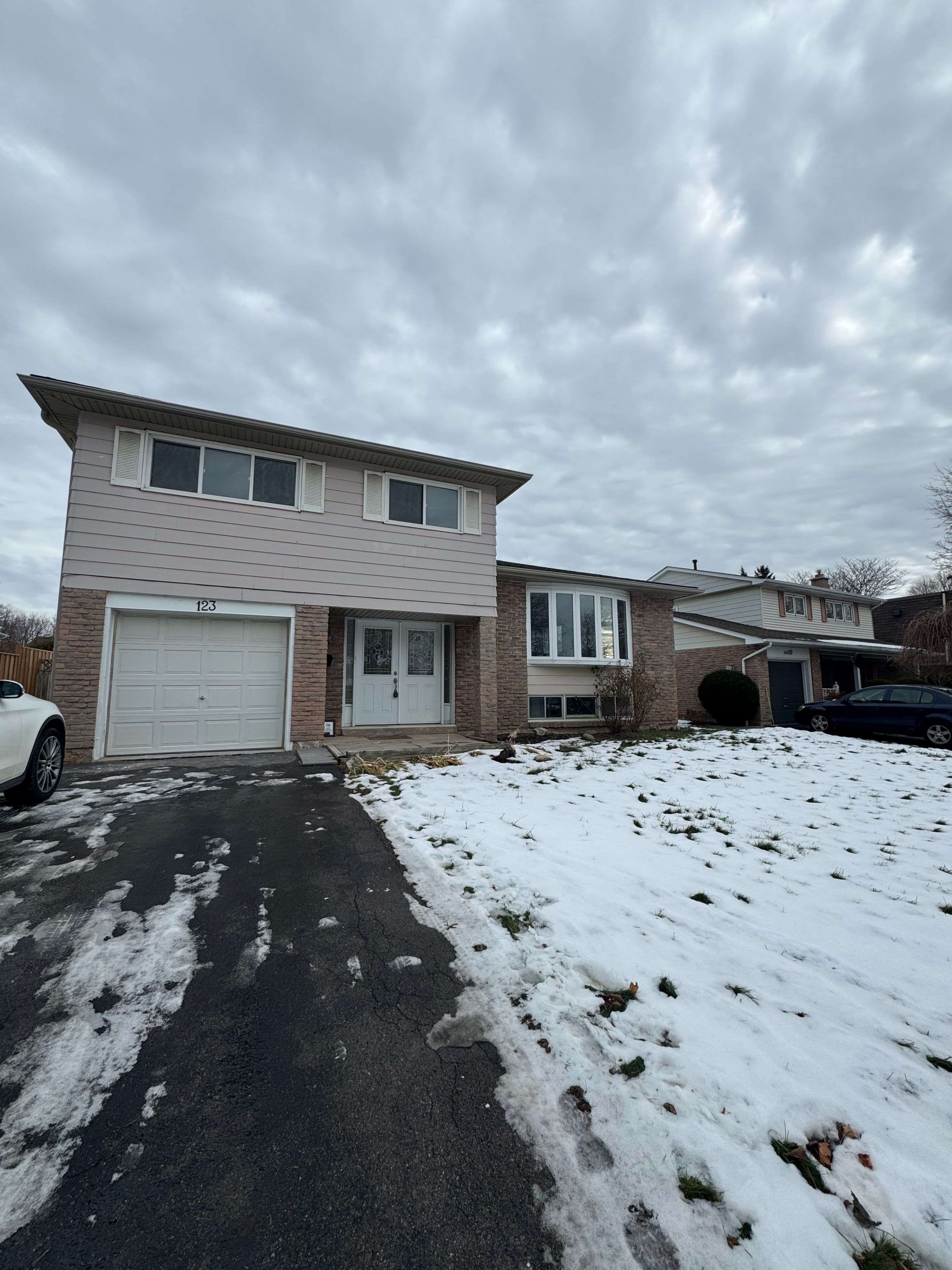 Milton, ON L9T 3J8,123 Wilson DR