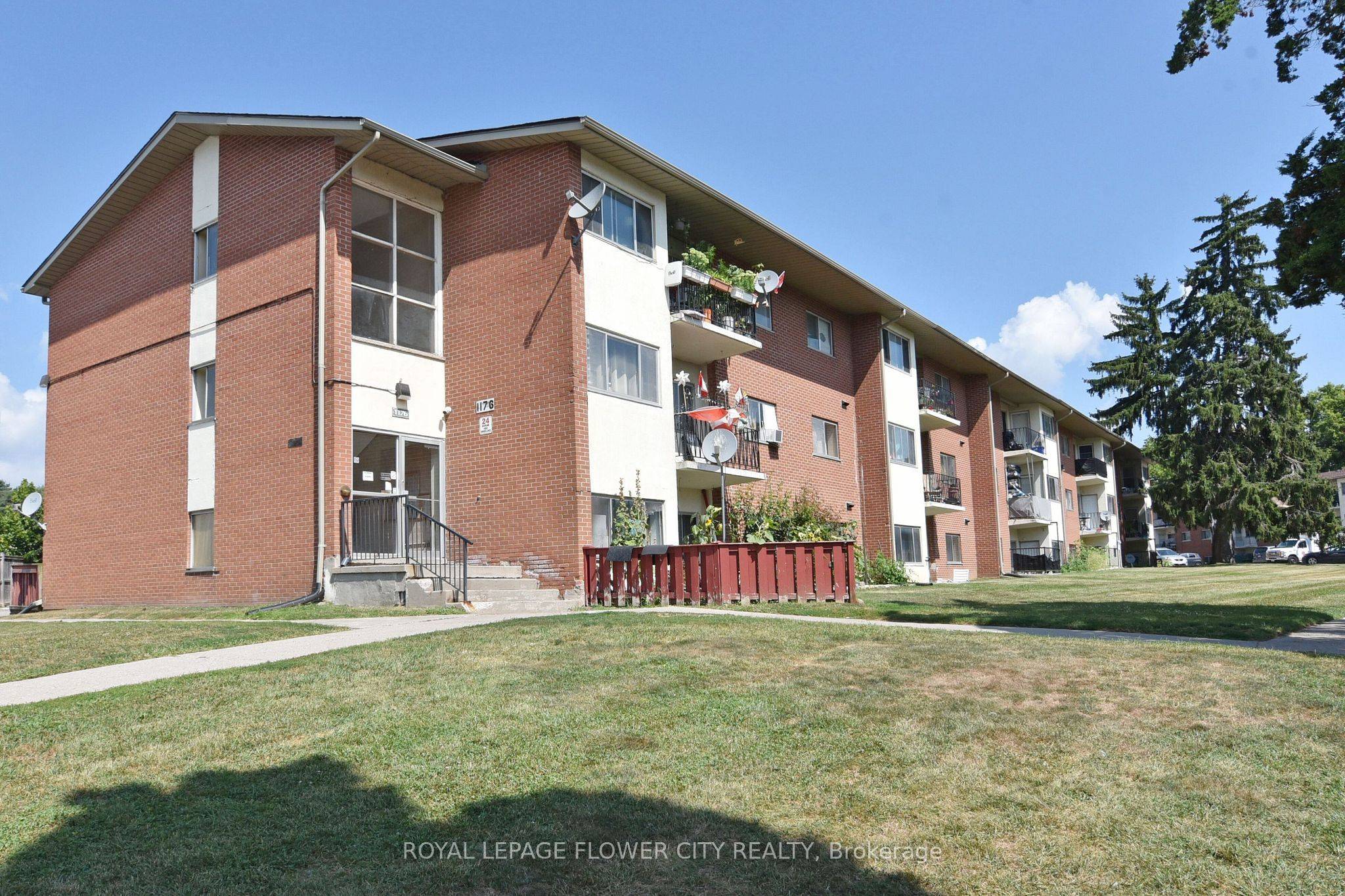 London East, ON N5W 1A9,1176 Hamilton RD #105