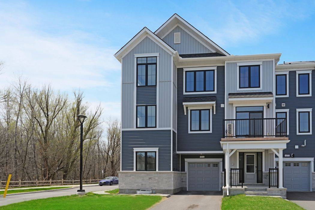 Barrhaven, ON K2J 7B2,651 Cygnus ST