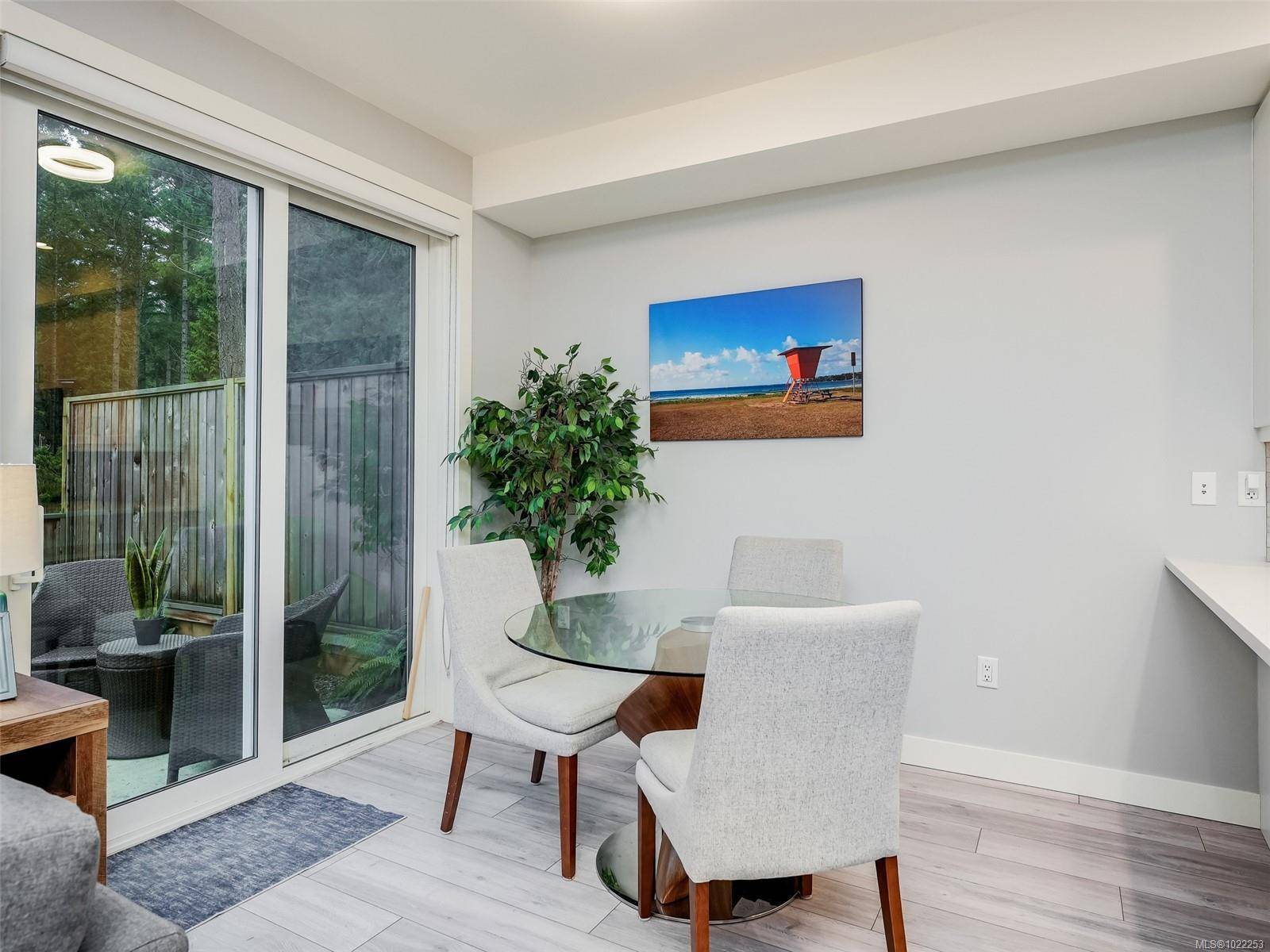 Langford, BC V9B 0X3,222 Lone Oak Pl