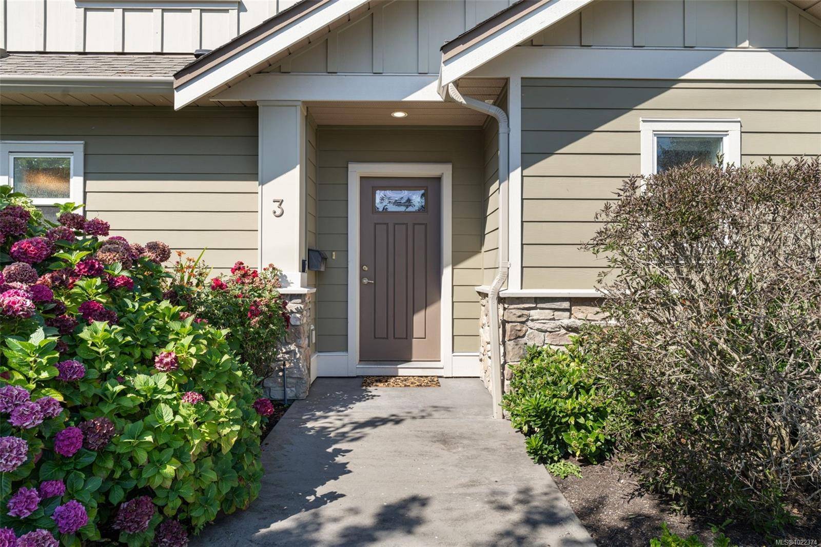 Sidney, BC V8L 2G4,2449 Malaview Ave #3