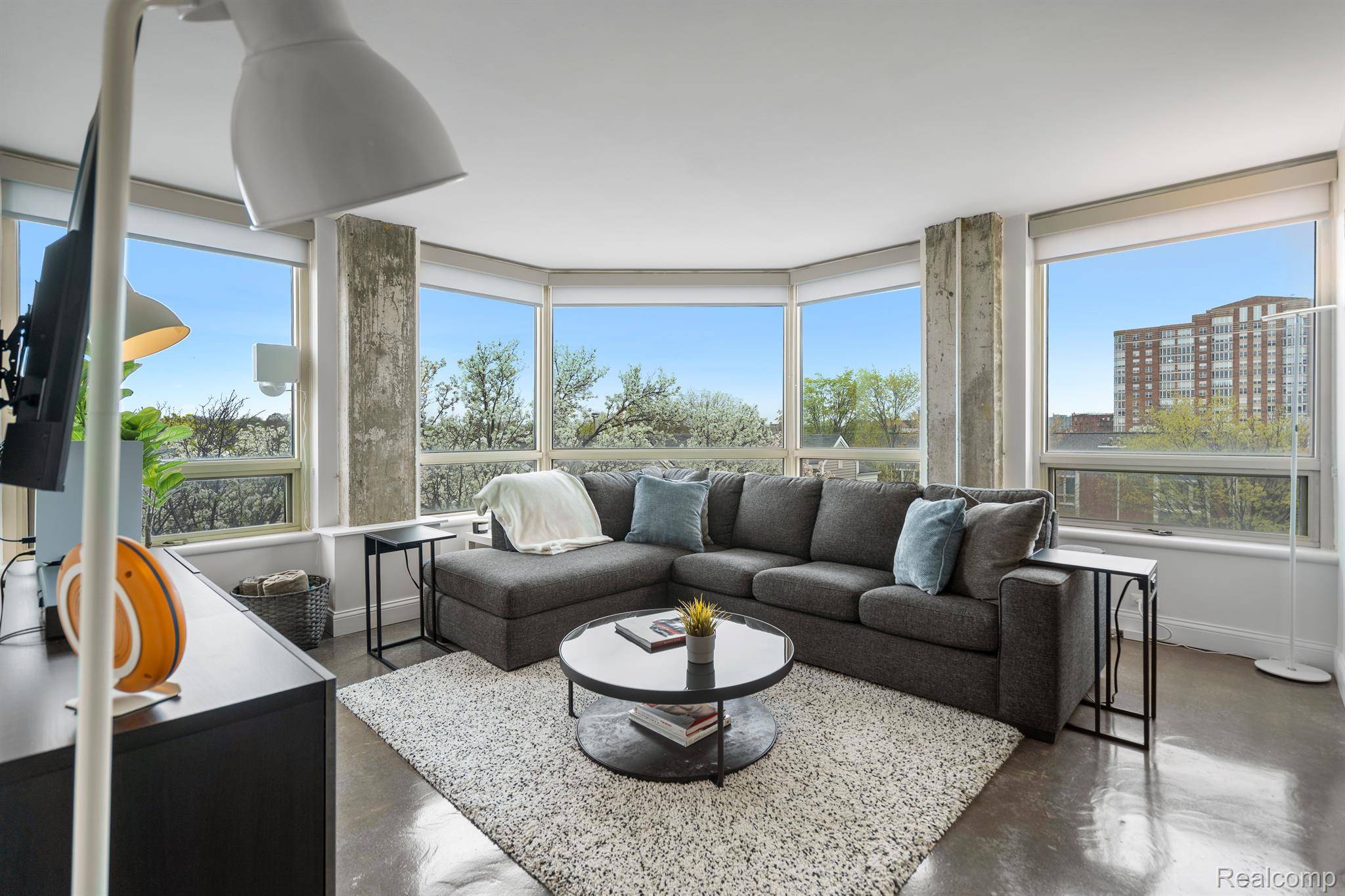 Detroit, MI 48207,3320 SPINNAKER LN #4A