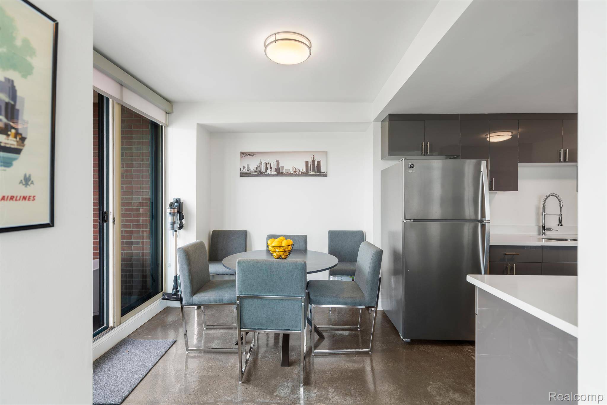 Detroit, MI 48207,3320 SPINNAKER LN #4A