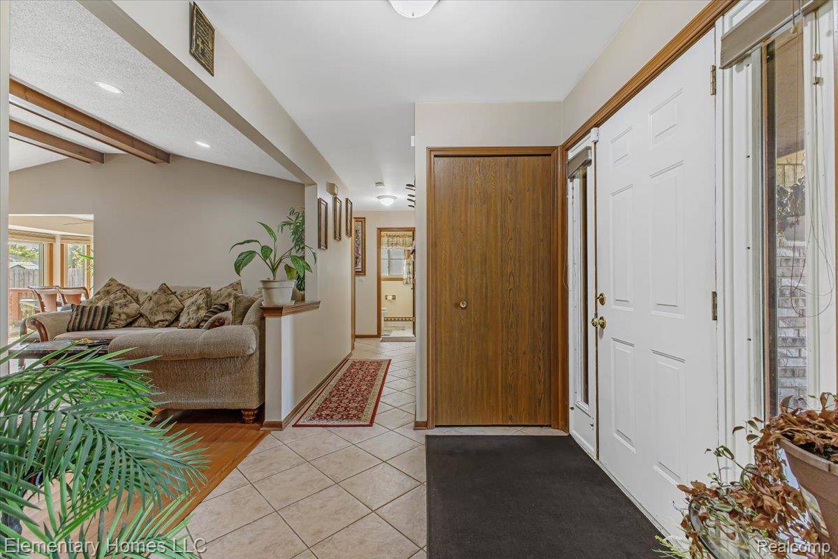 Sterling Heights, MI 48310,35554 Buxton DR