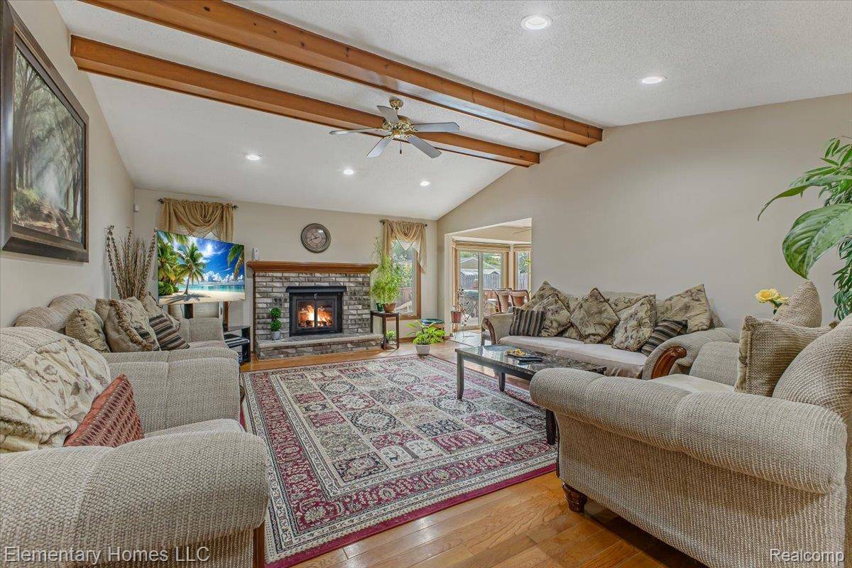 Sterling Heights, MI 48310,35554 Buxton DR