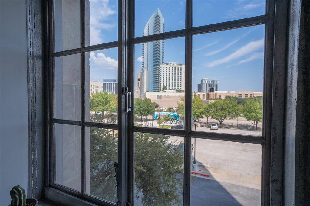 Fort Worth, TX 76102,221 W Lancaster Avenue #2012