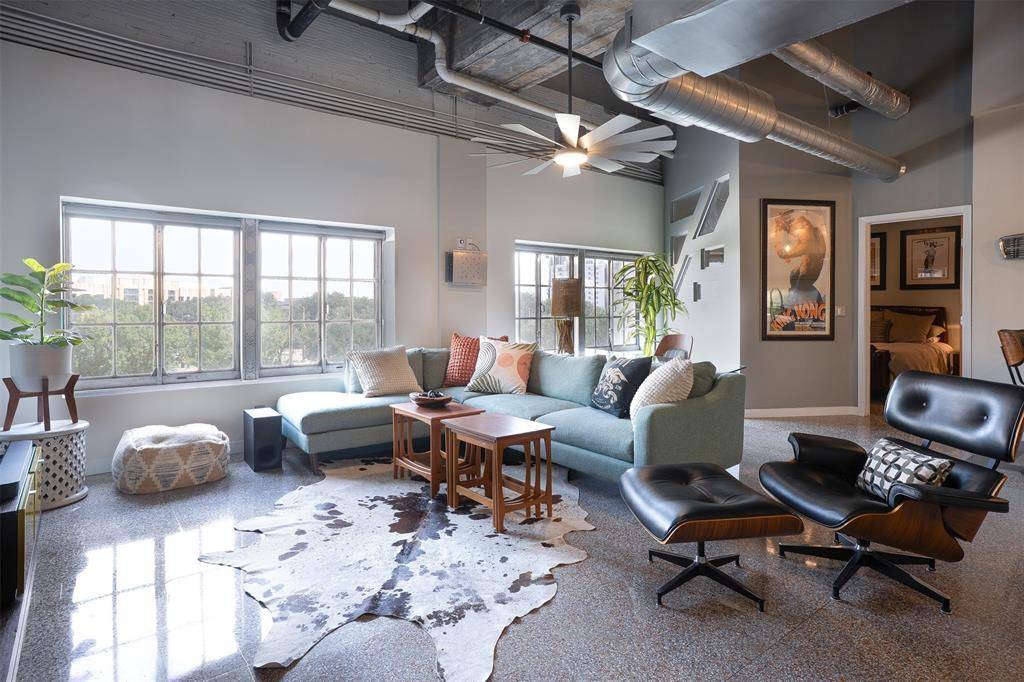 Fort Worth, TX 76102,221 W Lancaster Avenue #2012