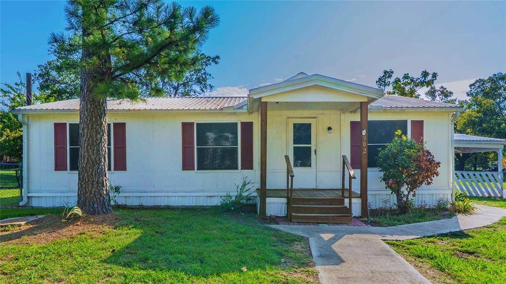 Ector, TX 75439,302 N Main Street