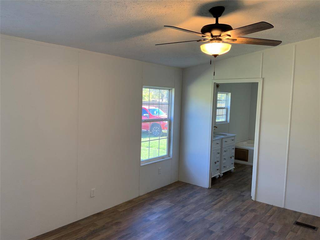 Kemp, TX 75143,1310 timber creek