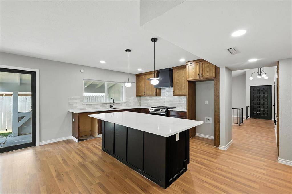 Garland, TX 75043,2801 Ashglen Drive