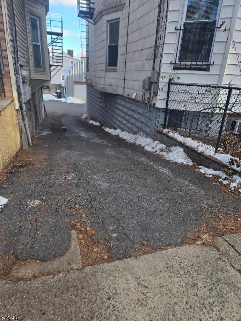 Newark City, NJ 07104,197 Woodside Ave