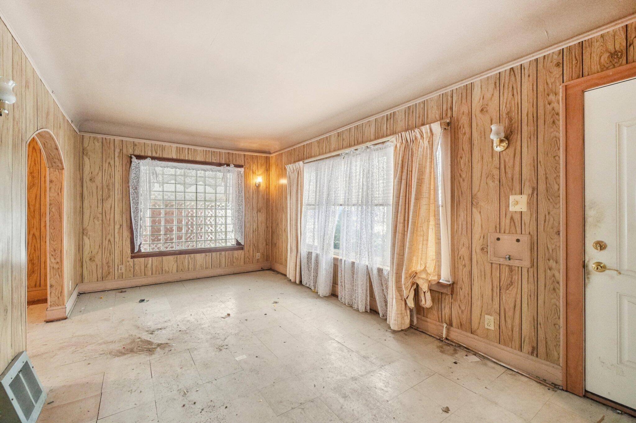 Lincoln Park, MI 48146,869 Lincoln AVE