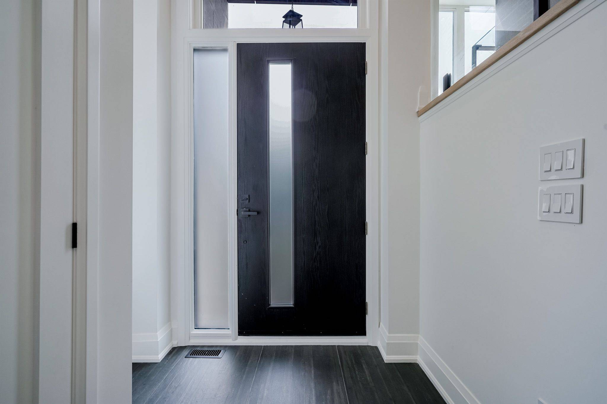 Toronto E06, ON M1N 2P1,108 Park ST