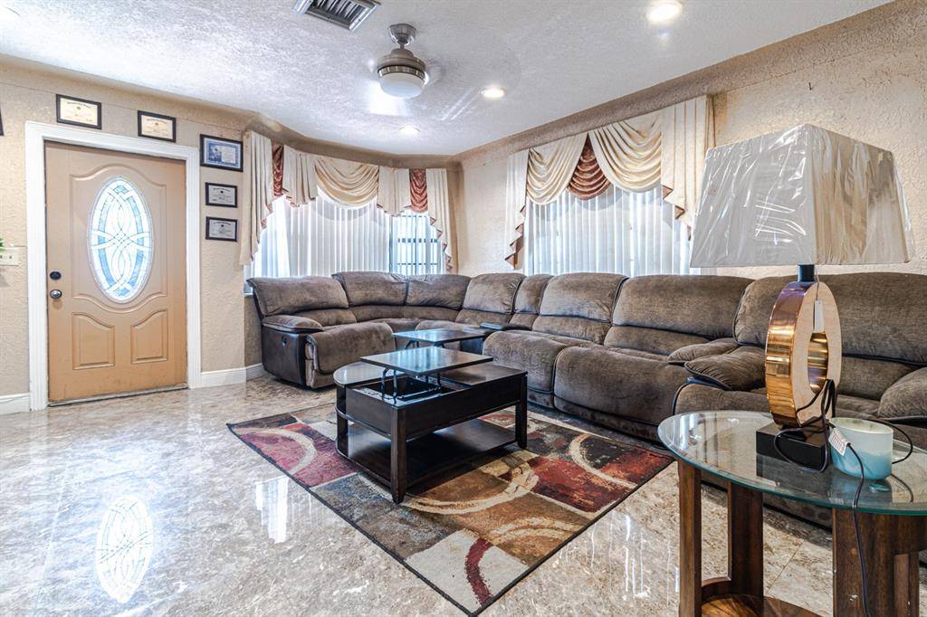 Fort Lauderdale, FL 33312,661 SW 28th Way