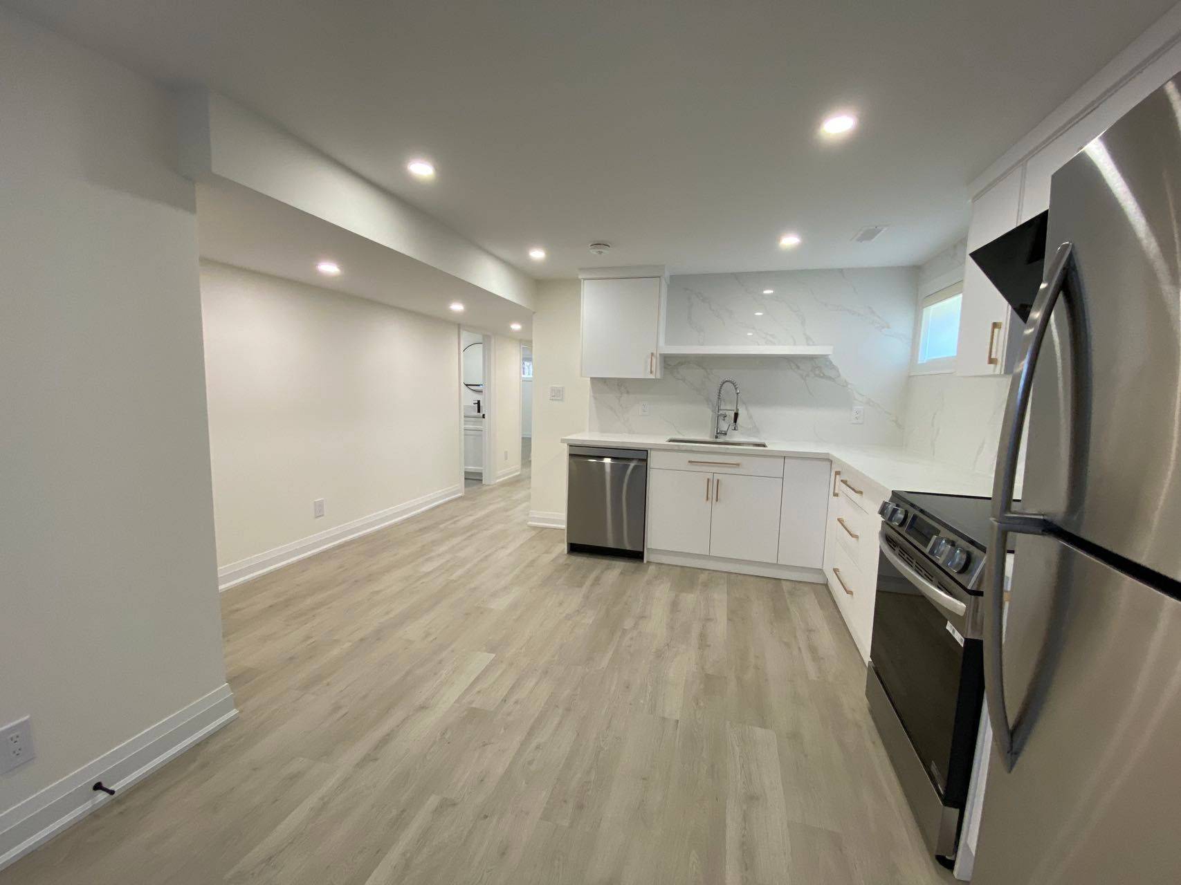 Mississauga, ON L5C 1W7,3366 Strabane DR #Basement room