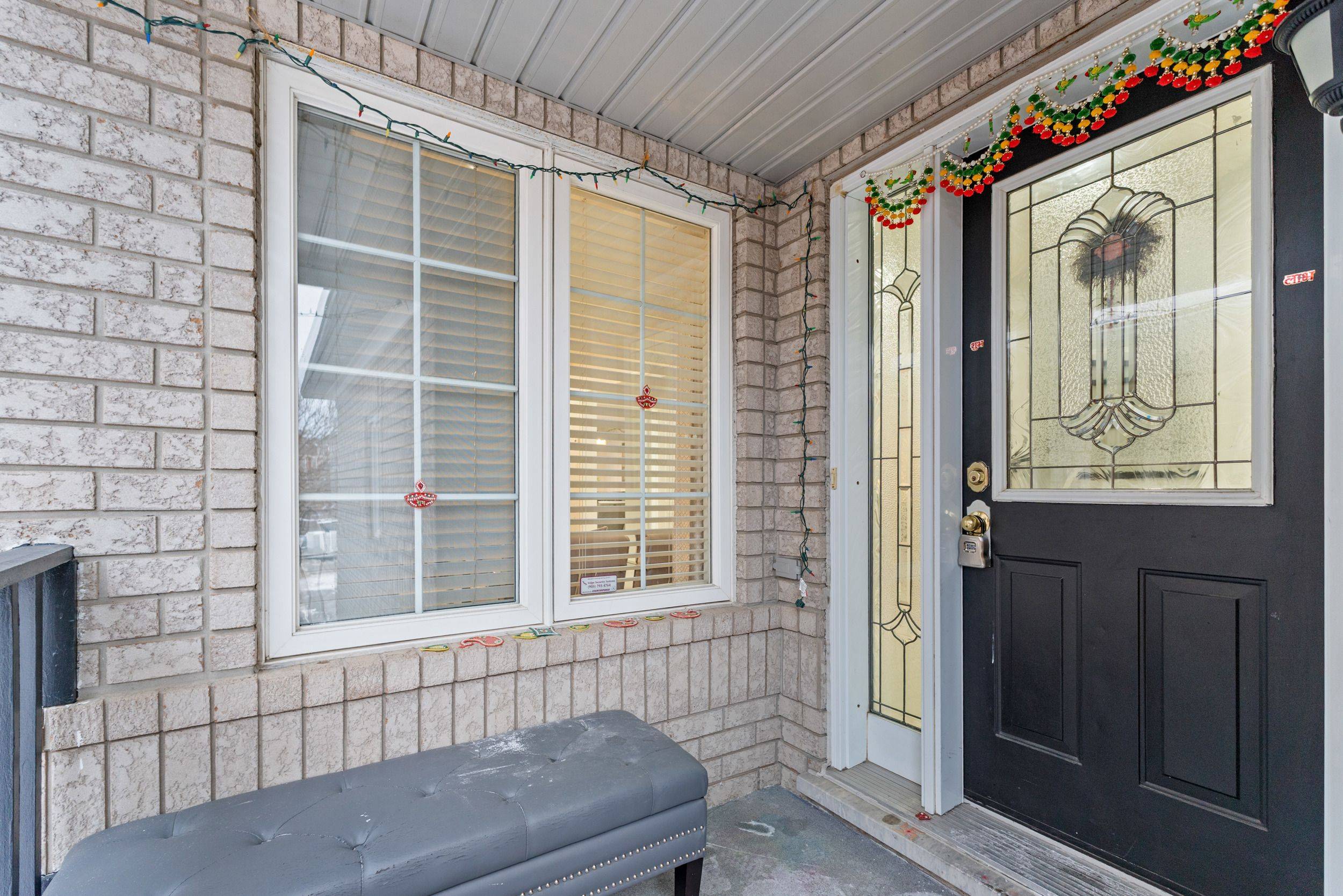 Brampton, ON L6R 2M6,10 Narrow Valley CRES