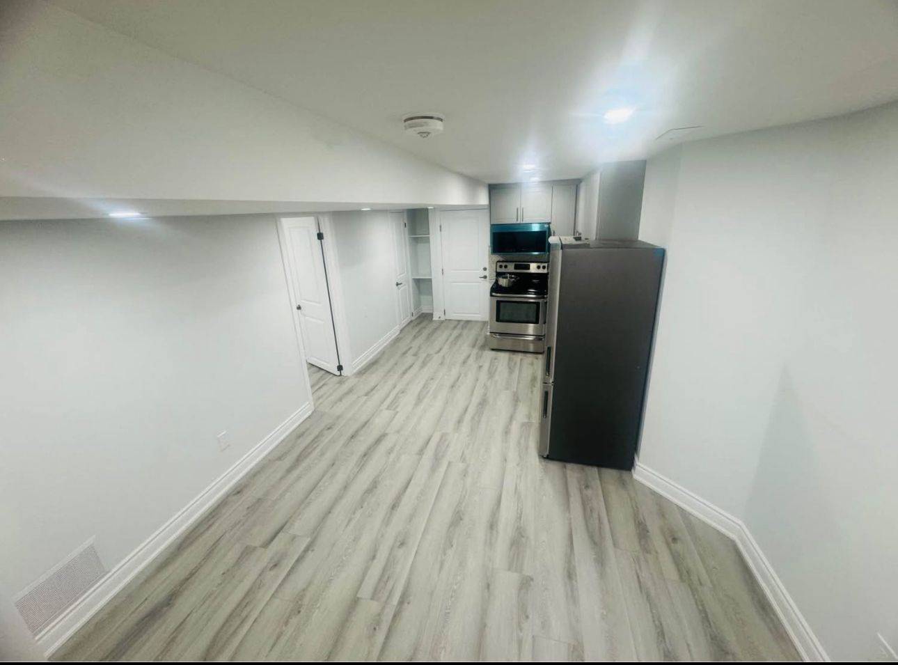 Mississauga, ON L5M 6P8,3859 Coachman CIR #Lower unit