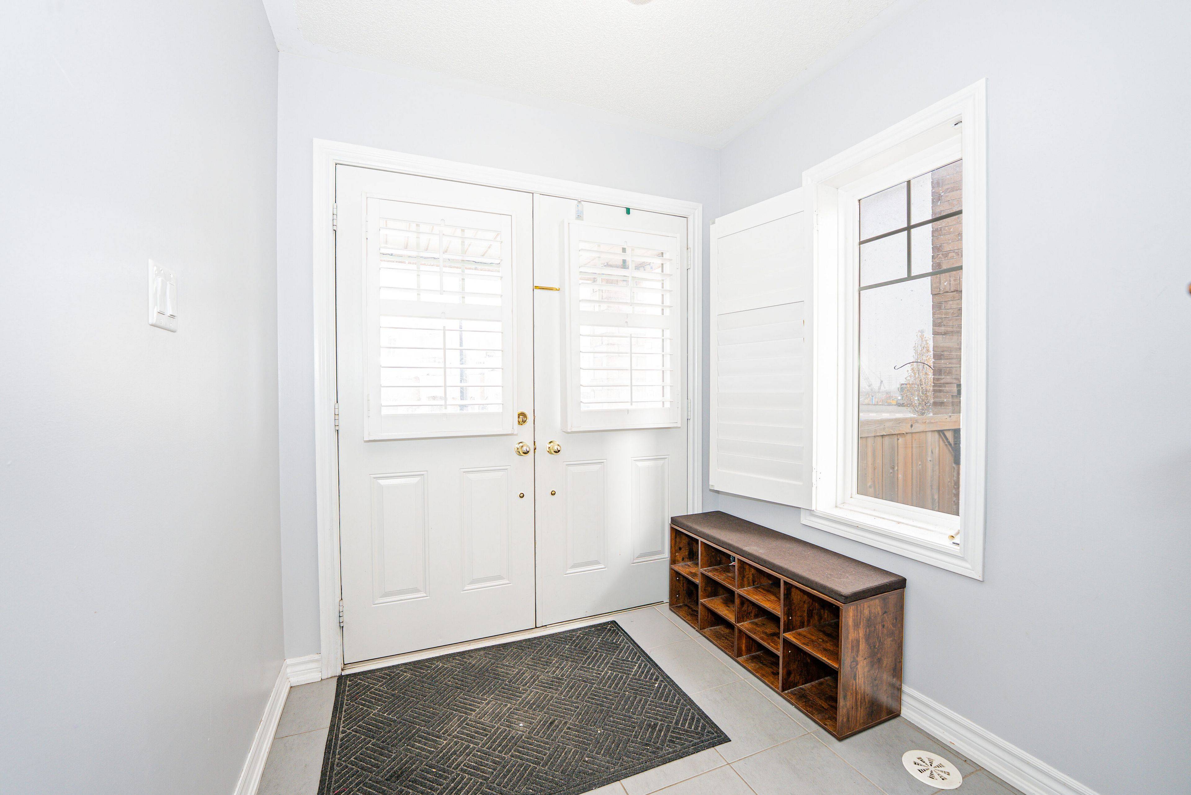 Brampton, ON L6Z 0G7,18 New Pines TRL