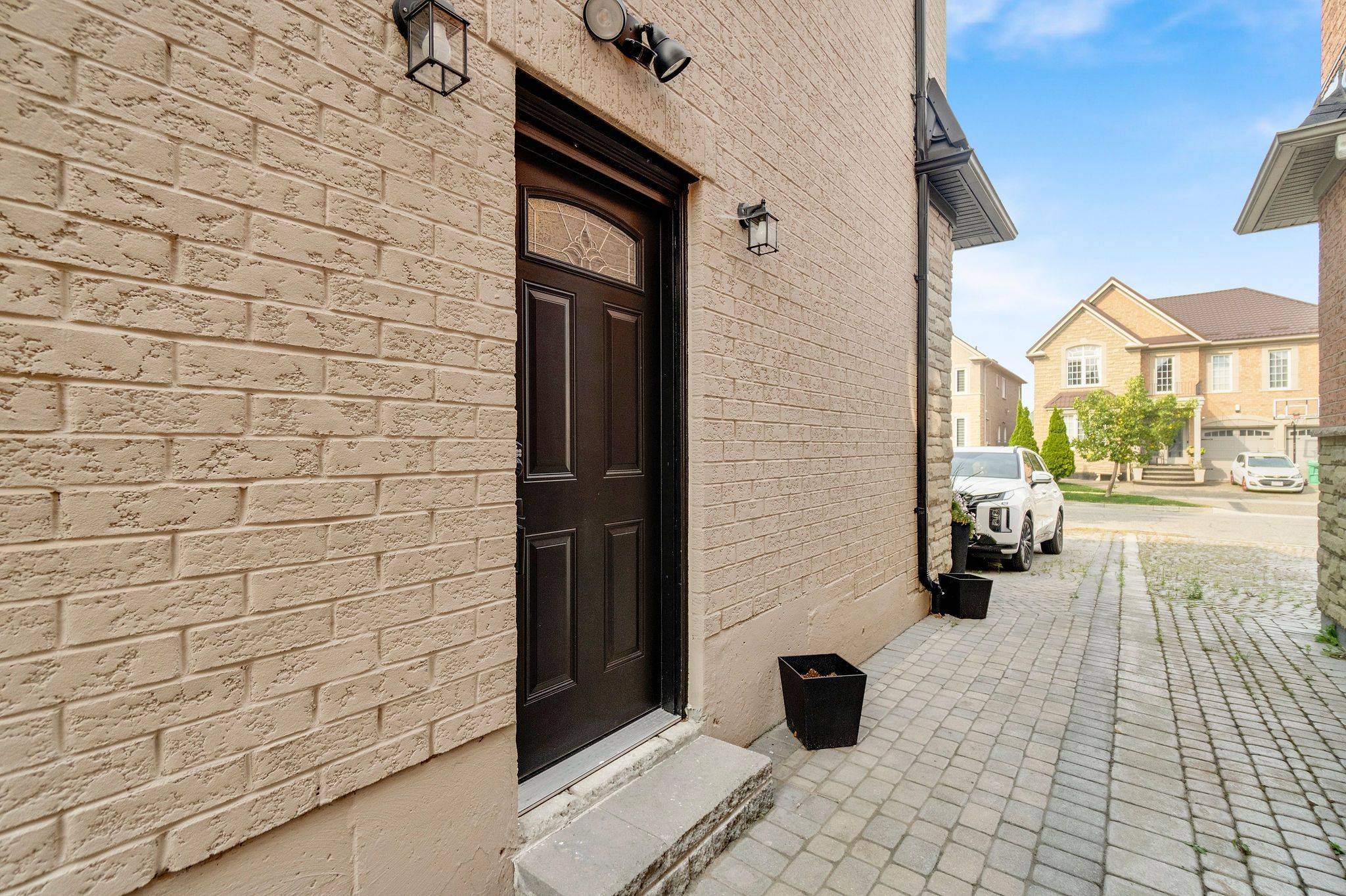 Mississauga, ON L4Z 4H9,4982 Maxine PL