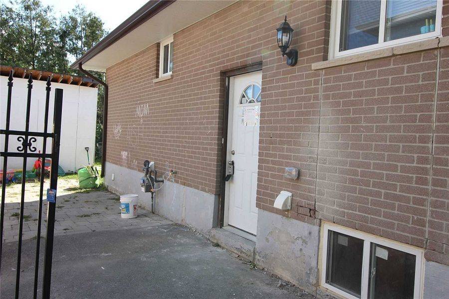 Brampton, ON L6V 2H6,53 Sutherland AVE