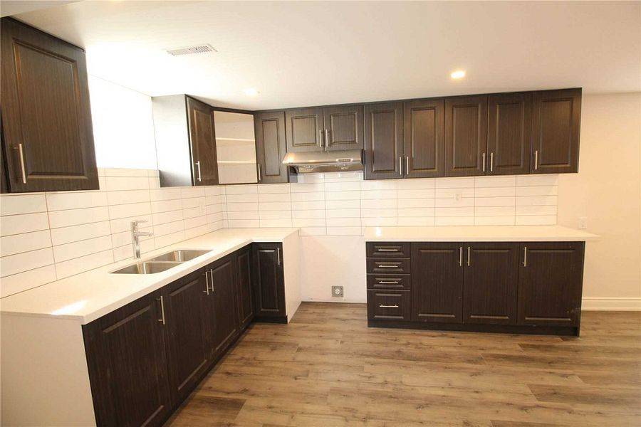 Brampton, ON L6V 2H6,53 Sutherland AVE