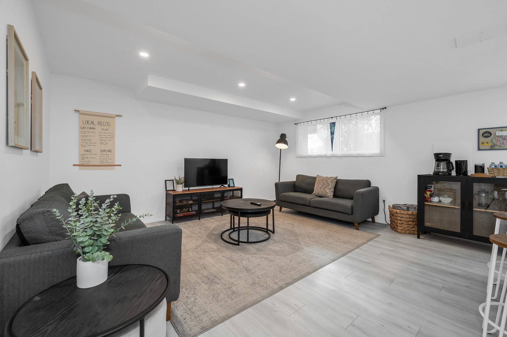 Welland, ON L3C 5T9,22 Macoomb DR #Lower