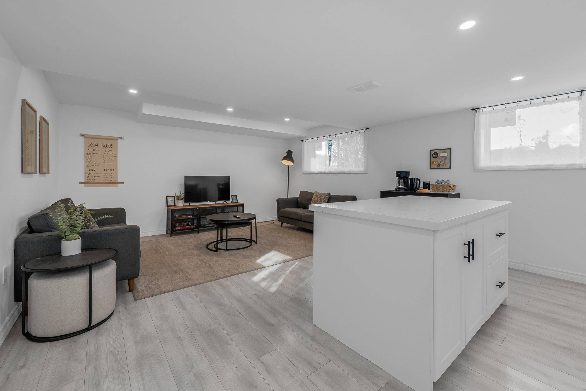 Welland, ON L3C 5T9,22 Macoomb DR #Lower