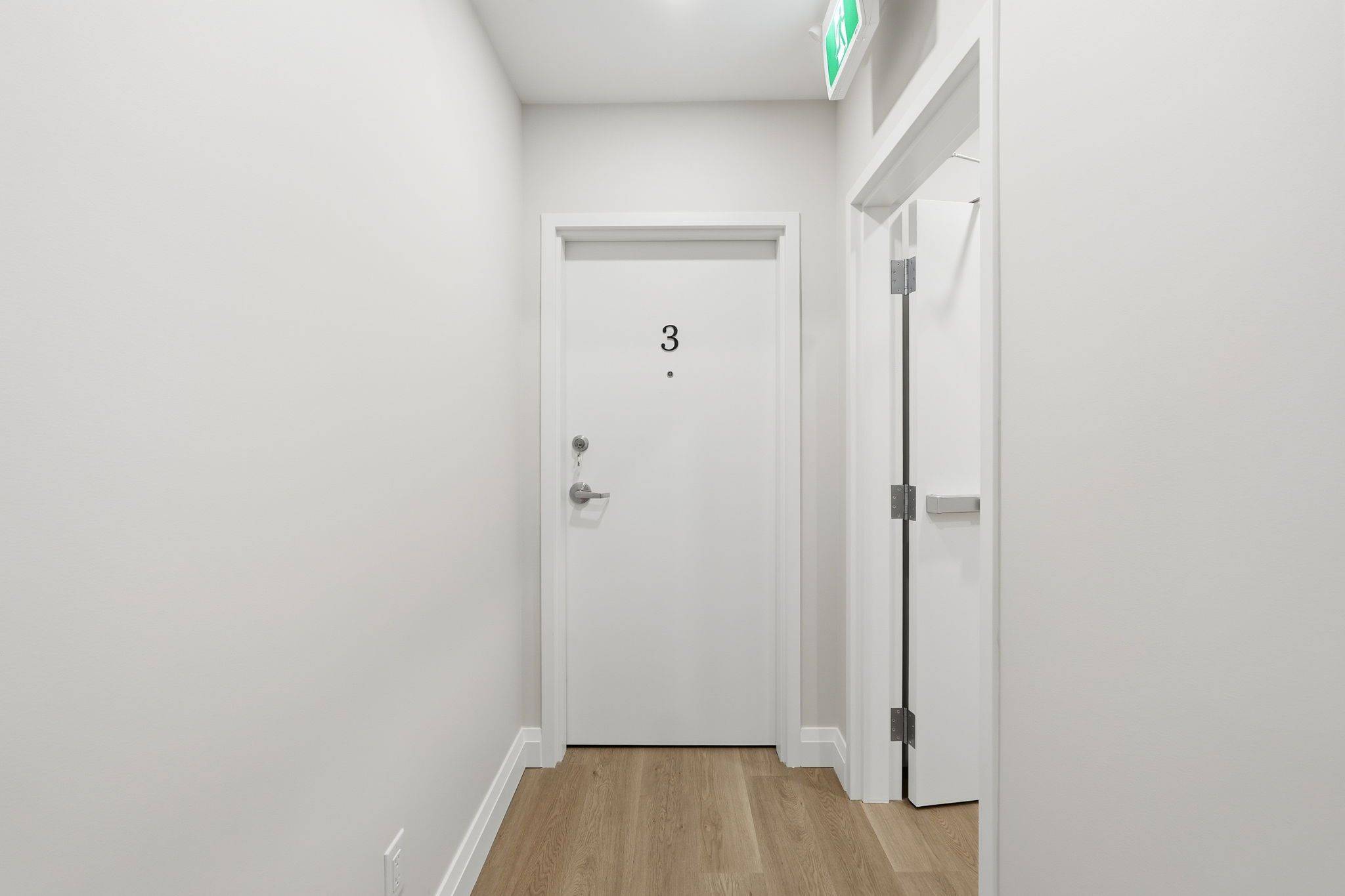 Hamilton, ON L8L 1L9,231 Park ST N #4