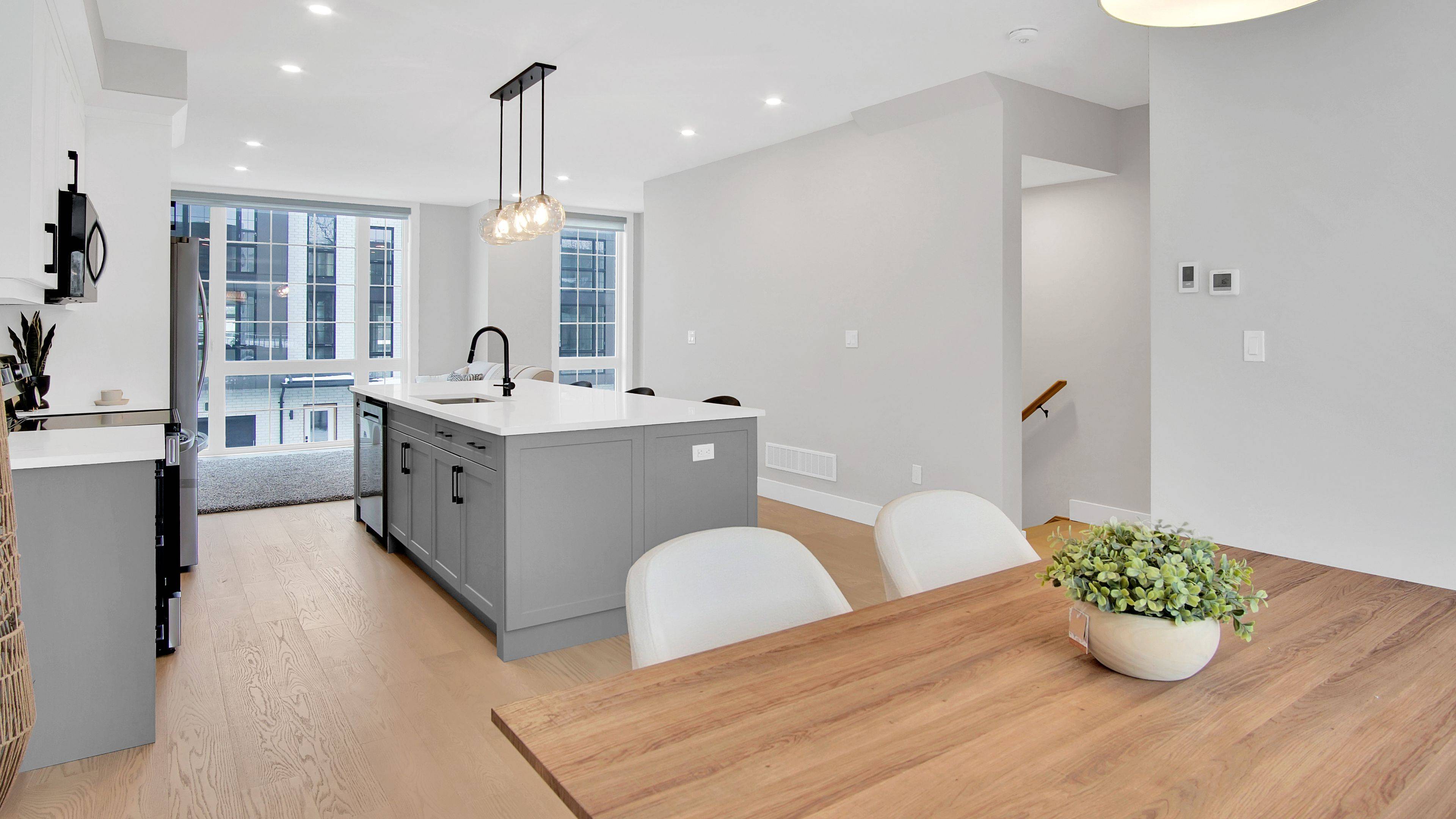 London South, ON N6P 1T5,2500 MAIN ST #5